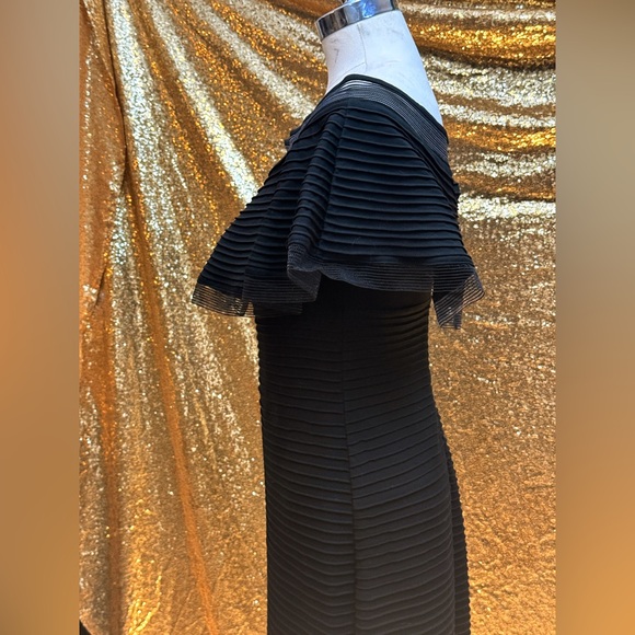 New Years Eve Gown Tadashi Shoji Elegant Black Garment - Picture 3 of 10